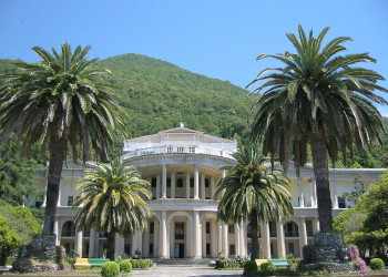 10 мест, которые нужно посетить в в Абхазии