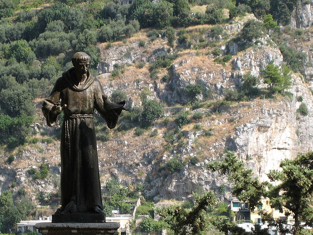 статуя в Позитано