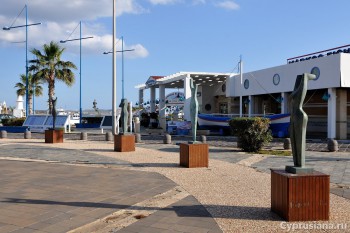 Площадь перед гаванью