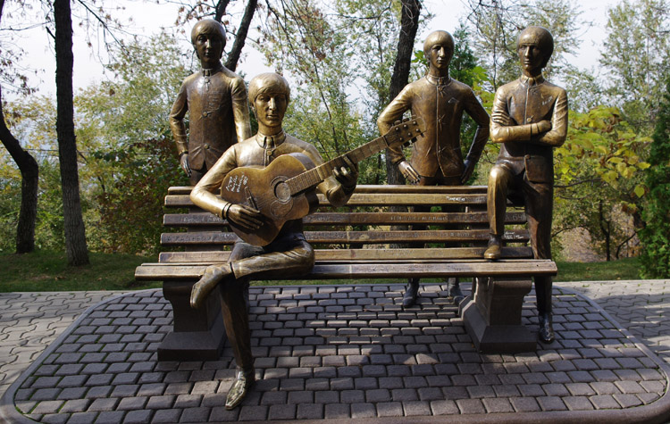 Памятник Beatles