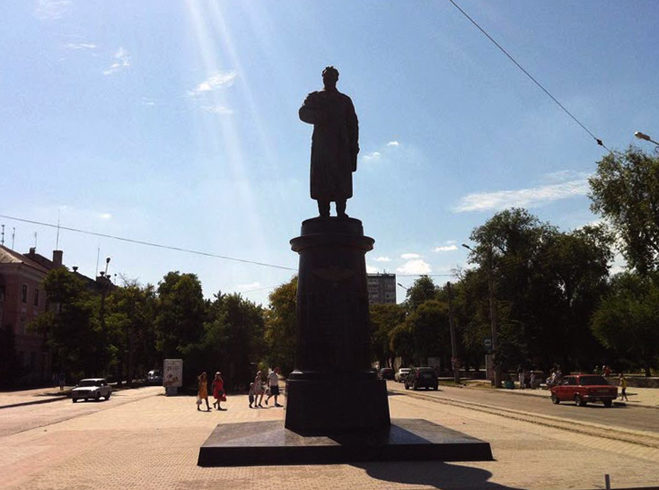 Памятник генералу Токареву