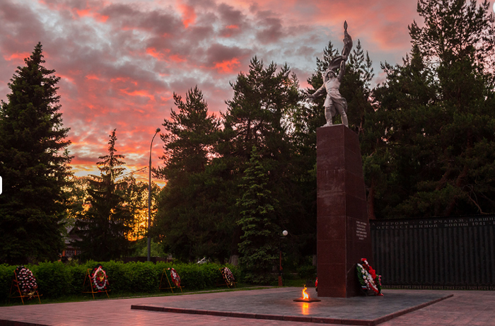 Памятник озерчанам погибшим во время Второй мировой войны