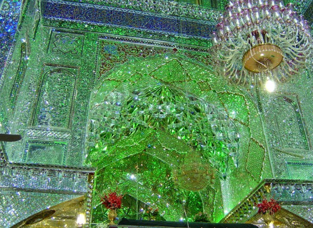 В зеркальной мечети