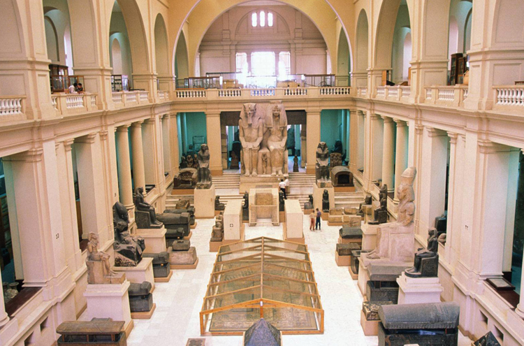внутри Каирского музея