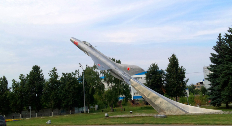 Стела МиГ-21