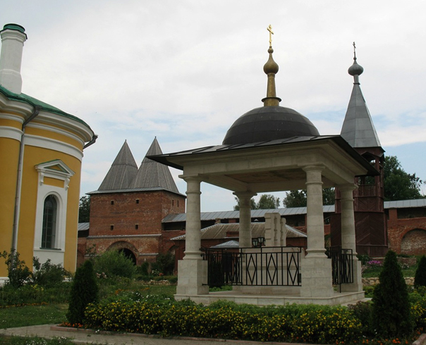 Памятник князю Фёдору, его жене и сыну, погибшим в 1237 году