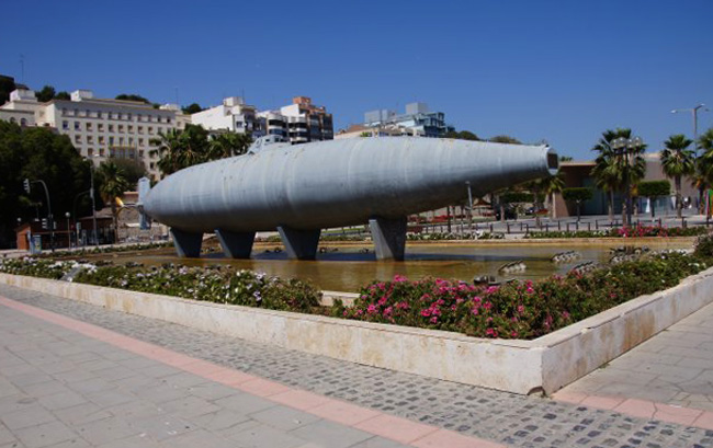 Подводная лодка-фонтан