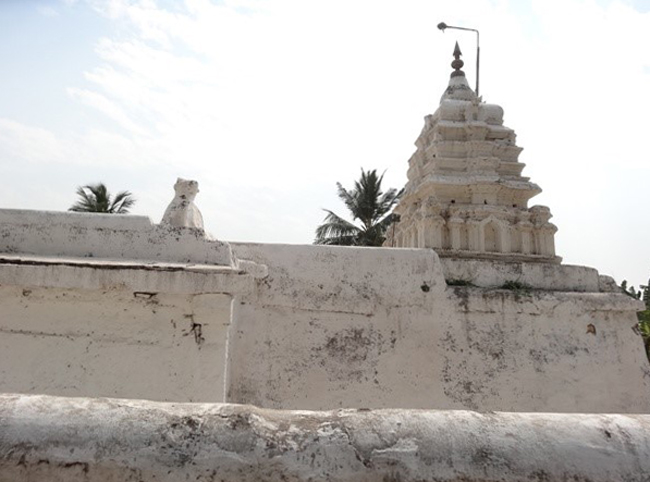 Храм Veerabhadra