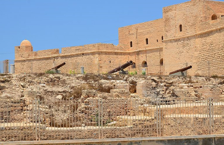 Крепость Бордж эль-Кебир