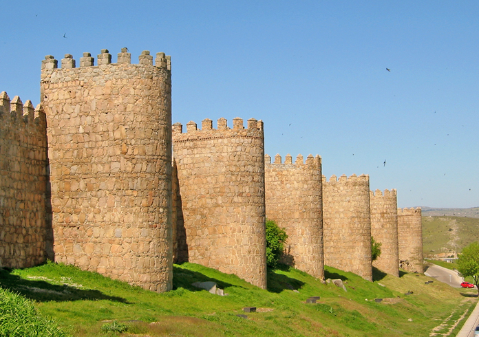 Крепостные городские стены