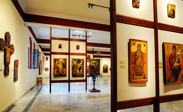 Внутри Византийского музея