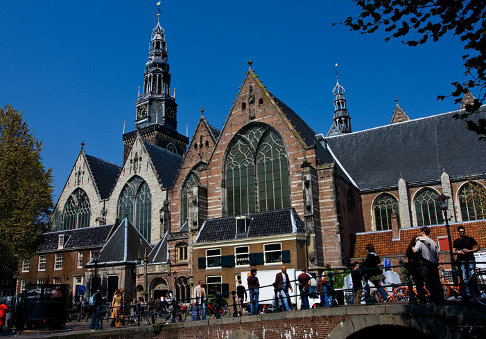 Старая церковь Oude Kerk