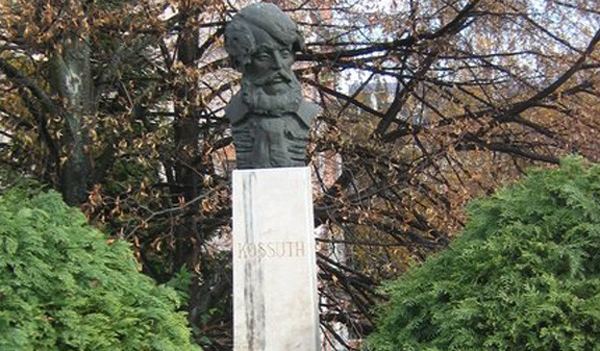 Памятник Лайшоу Кошуту