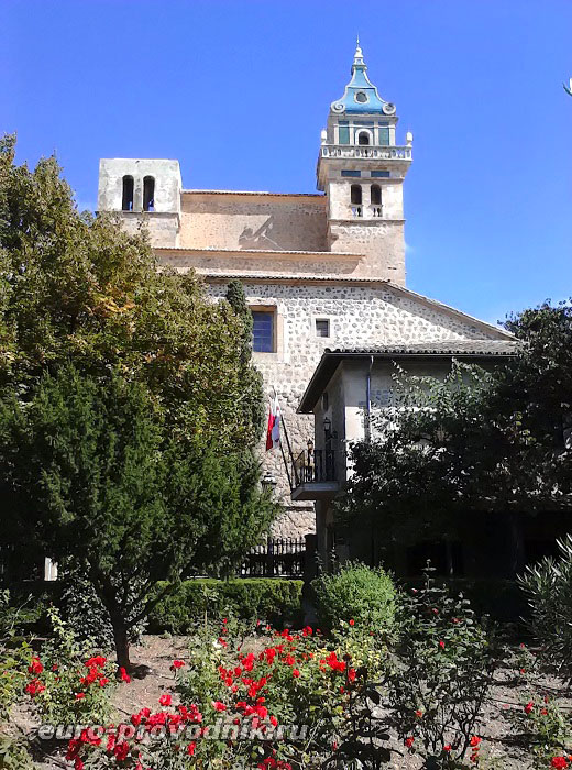 Картезианский монастырь в Вальдемоссе