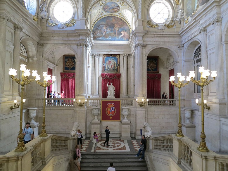 Королевский дворец Мадрида – лестница 