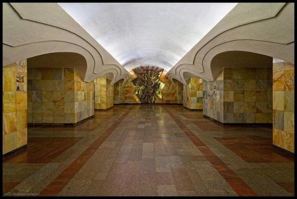самая красивая станция метро в москве