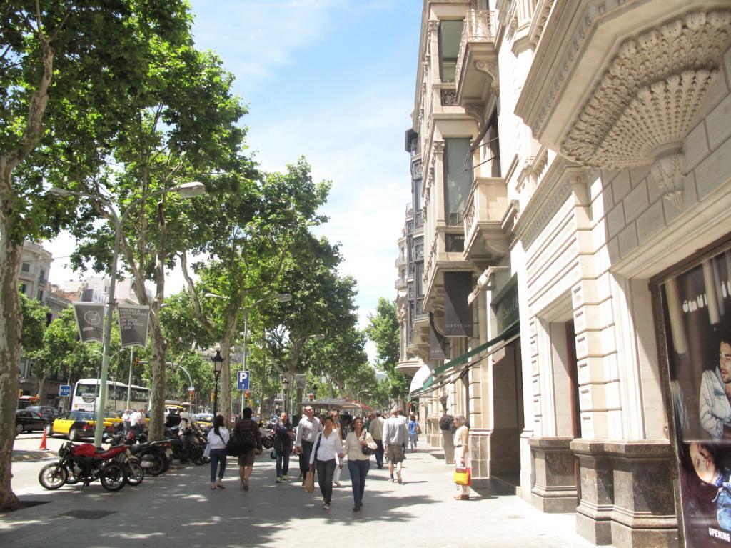 Улица Пасео де Борн