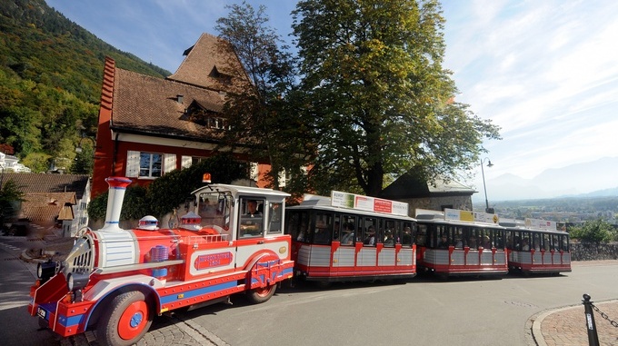 Экскурсии по Вадуцу - туристический поезд Citytrain. Вадуц, Лихтенштейн - достопримечательности, путеводитель по городу, фотографии