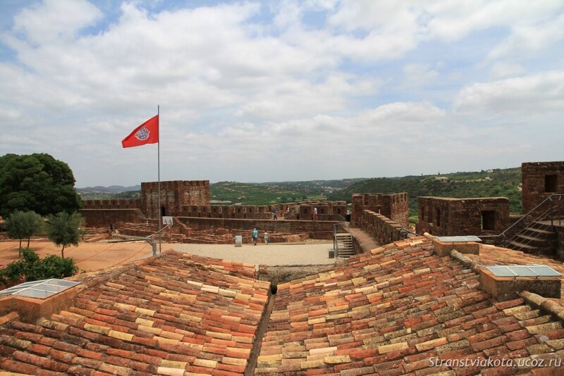 Красная крепость в Силвеш, Португалия