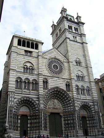 http://www.italia-ru.it/files/cattedrale_san_lorenzo.jpg