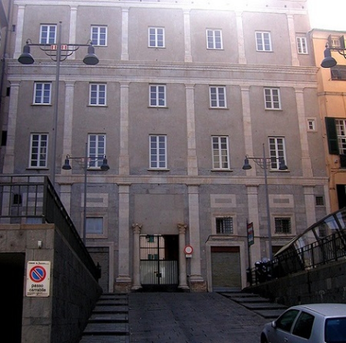 http://italia-ru.com/files/palazzo-della-rovere.jpg