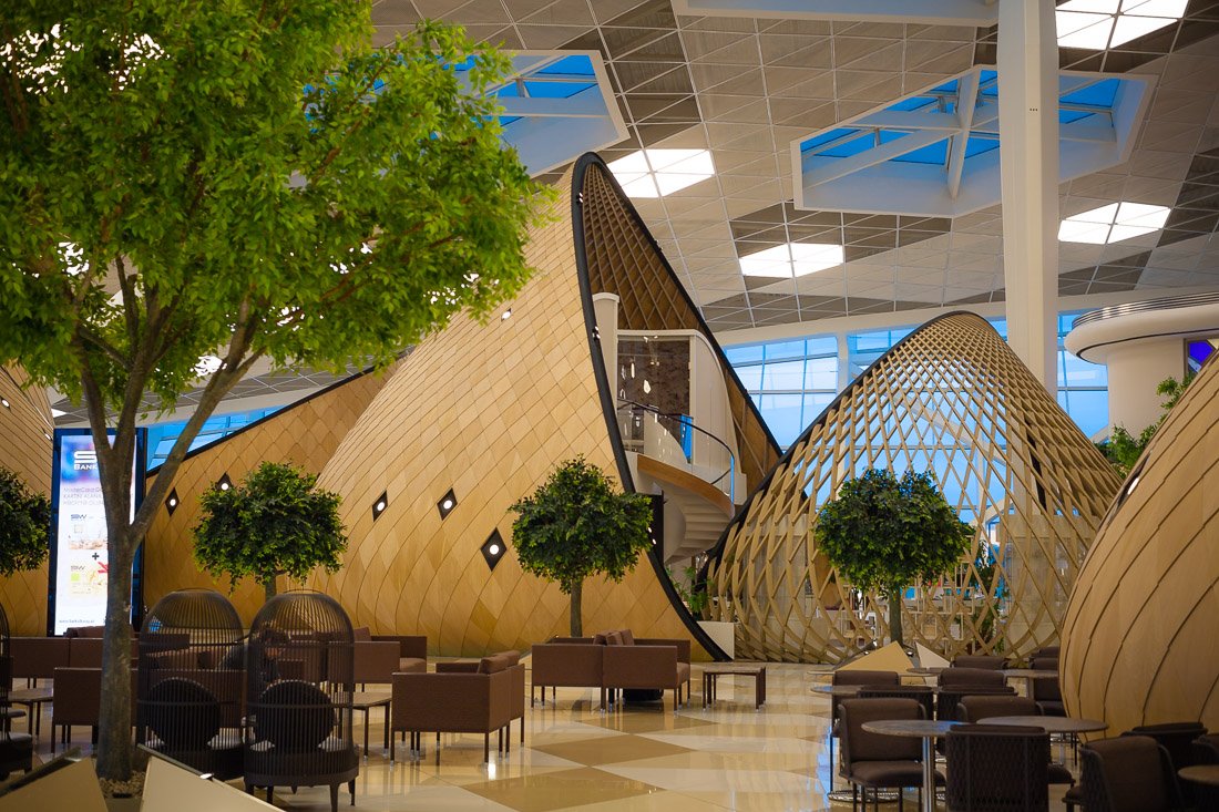 Зона отдыха и всевозможных кафе и ресторанов в аэропорту Баку имени Гейдара Алиева