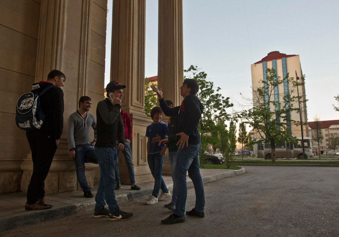Молодежь в центре Грозного