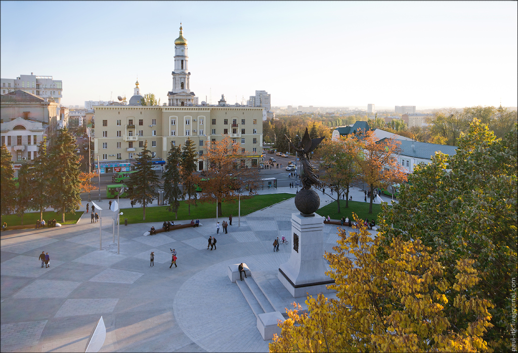 Площадь Конституции Харькова