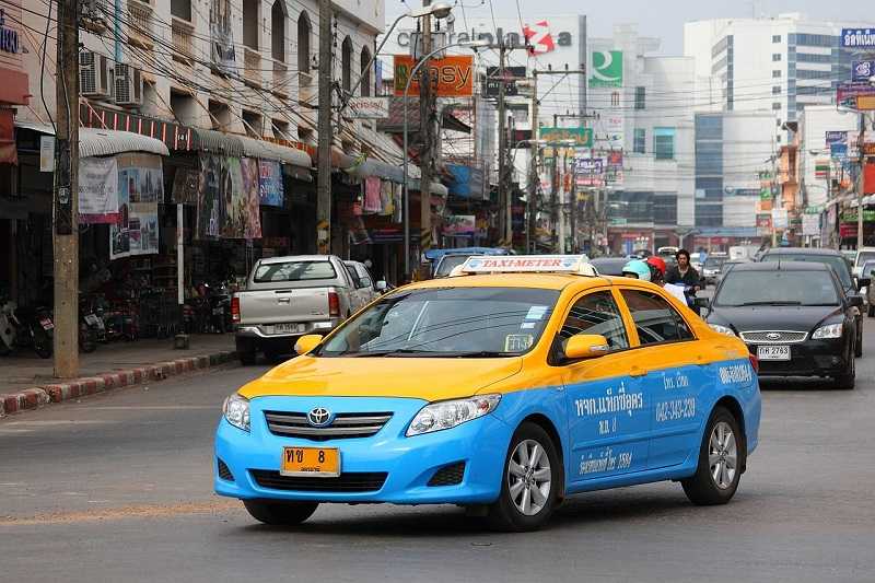 1280px-Taxi-meter_in_Udon_Thani