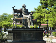 Памятник А.С. Пушкину в Новороссийске