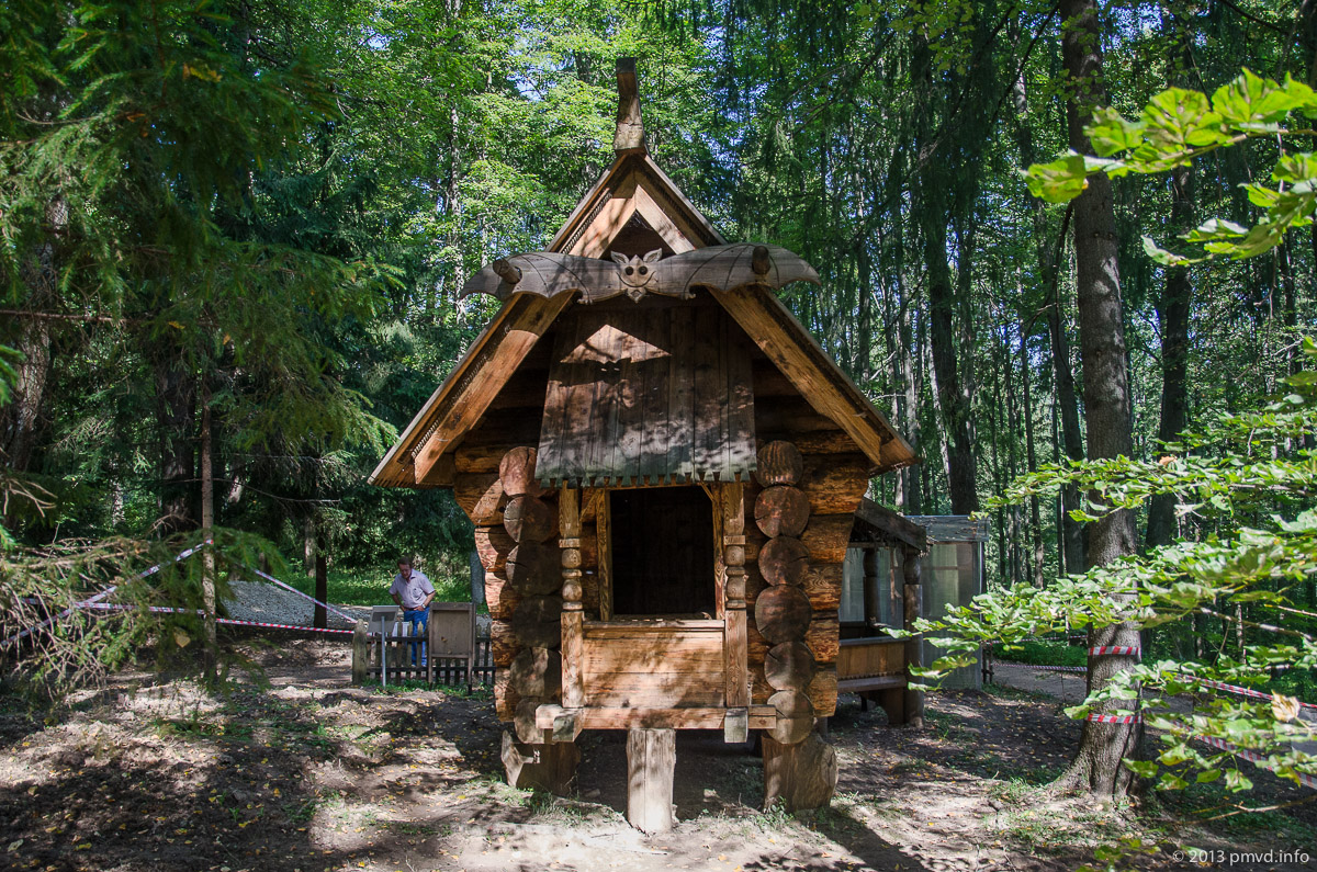 Баня-теремок. Совы. Абрамцево