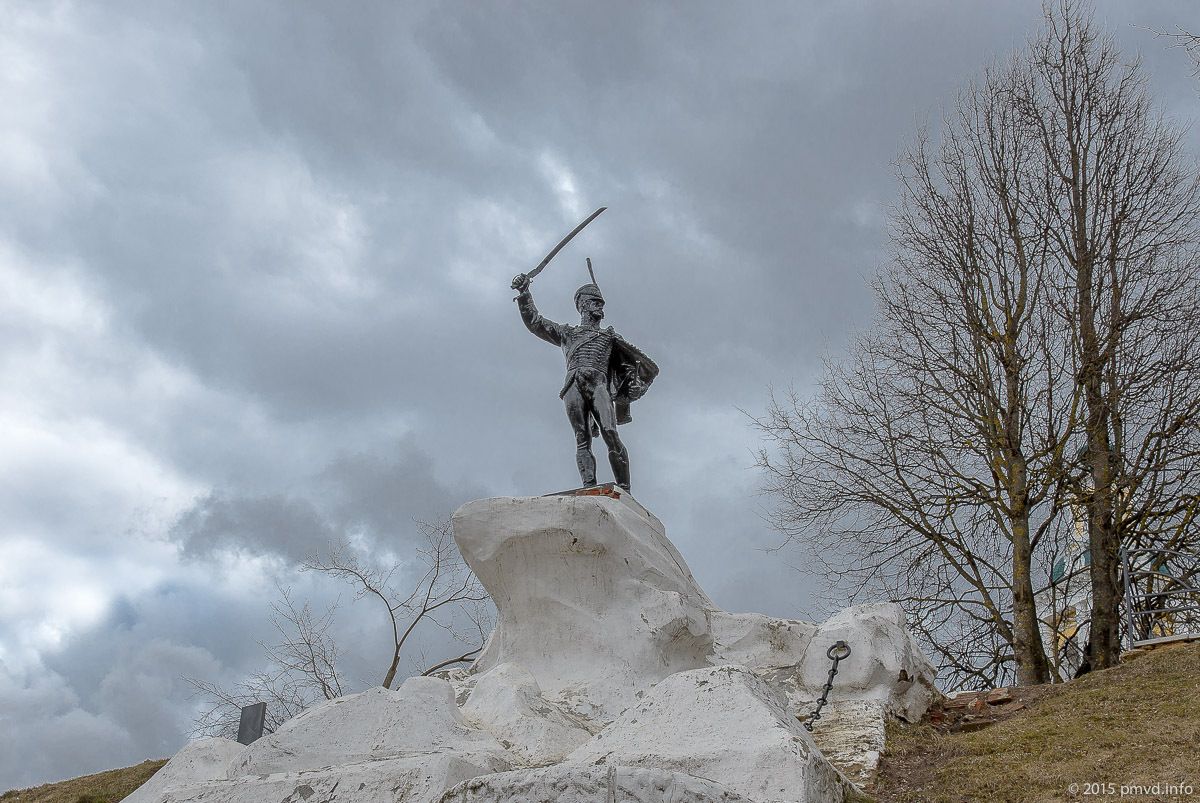 Верея. Памятник генералу Дорохову