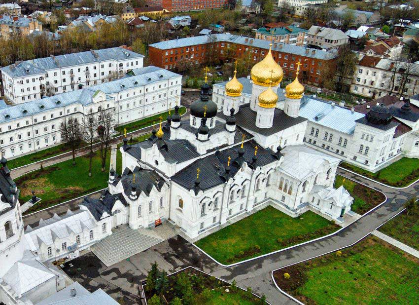 Богоявленско-Анастасьинский женский монастырь в Костроме