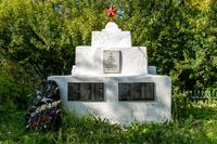 Памятник воинам Великой Отечественной войны, умершим от ран в эвакуационном госпитале №2786 Кукморском кладбище. 2014