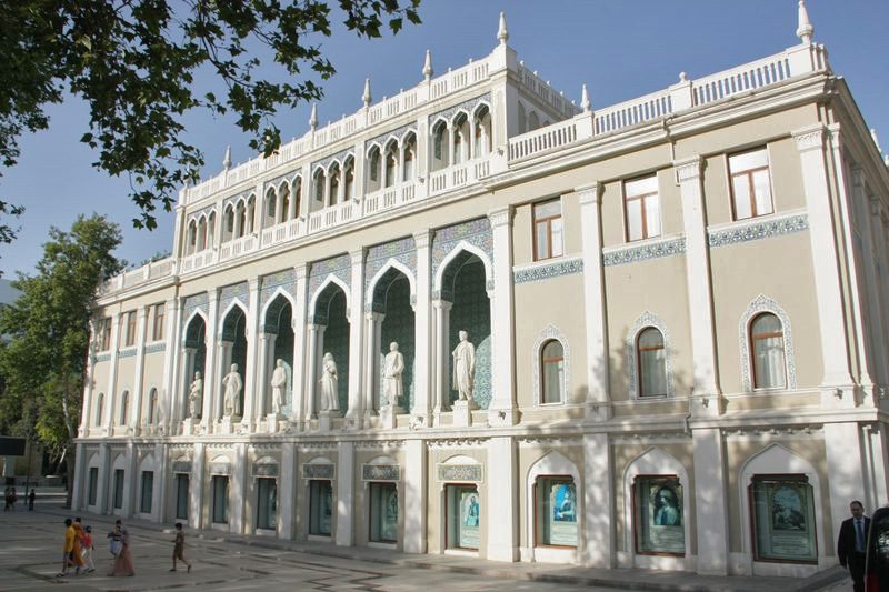 Музей азербайджанской литературы им. Низами Гянджеви