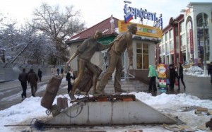 Памятник челнокам в Белгороде