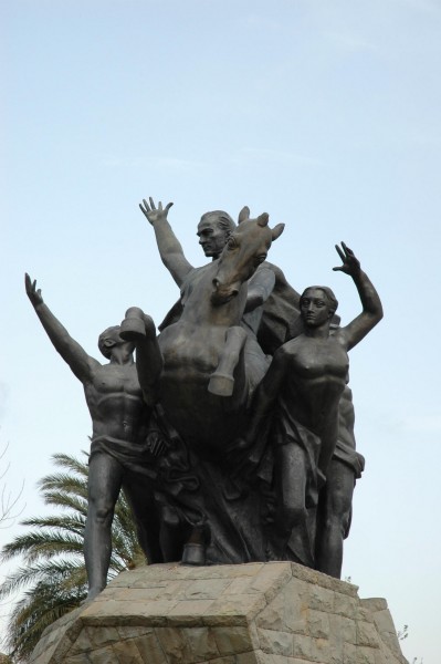 Анталия - Памятник Ататюрку