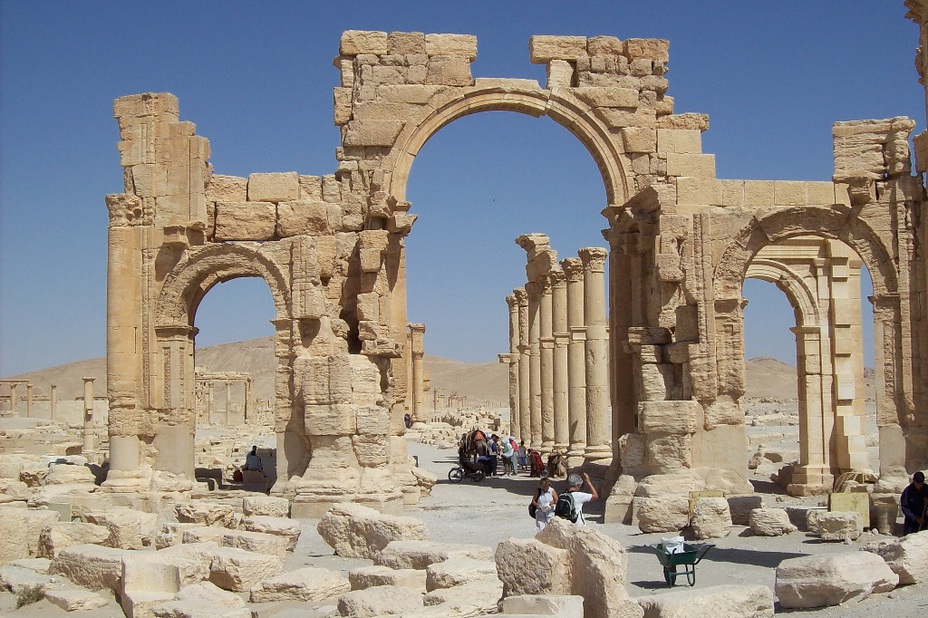 ​Так триумфальная арка выглядела до войны - Пальмира: как гибнут памятники Всемирного наследия | Warspot.ru