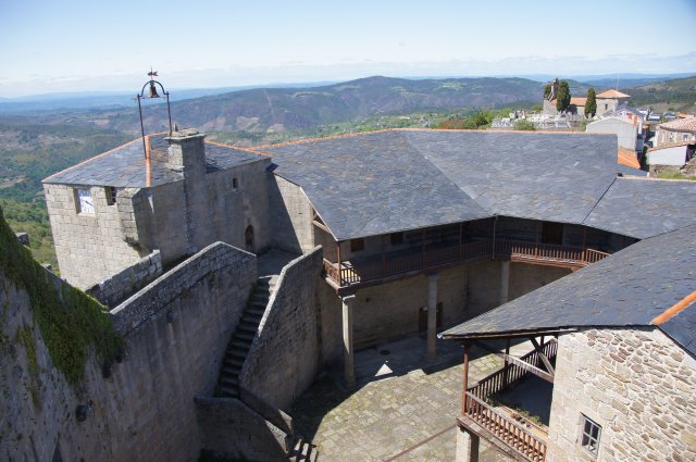 Вид с крепости Castillo de Castro Caldelas, Испания