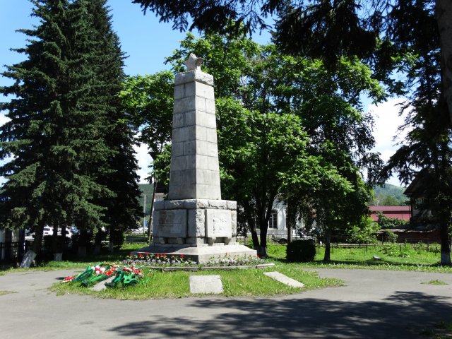 Памятника павшим борцам за установление Советской власти в Горном Алтае