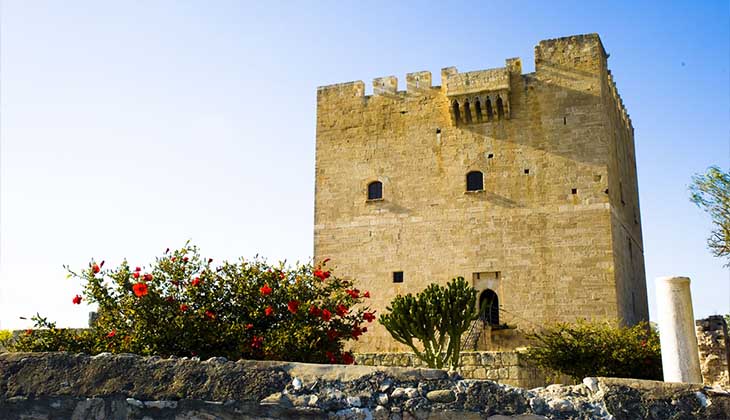исторический замок Колосси