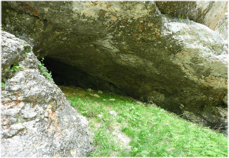 Мезмайская пещера