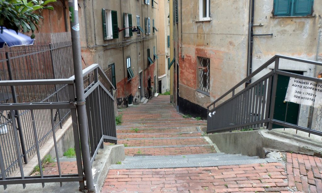 Лестницы в Генуе