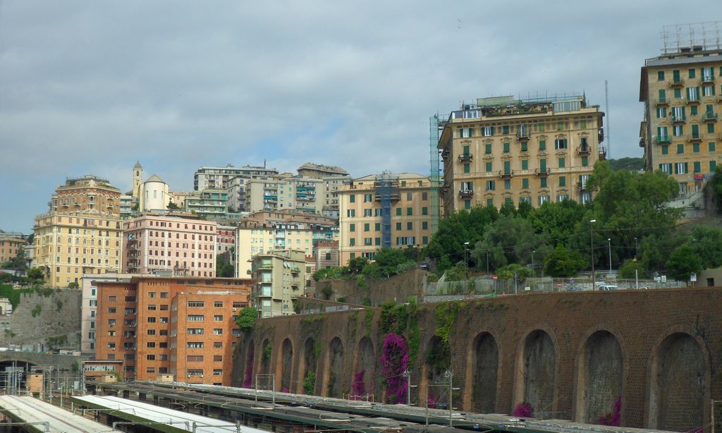 Вид на Геную с ЖД вокзала