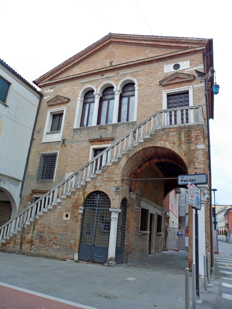 Дворец Palazzo della Provvederia