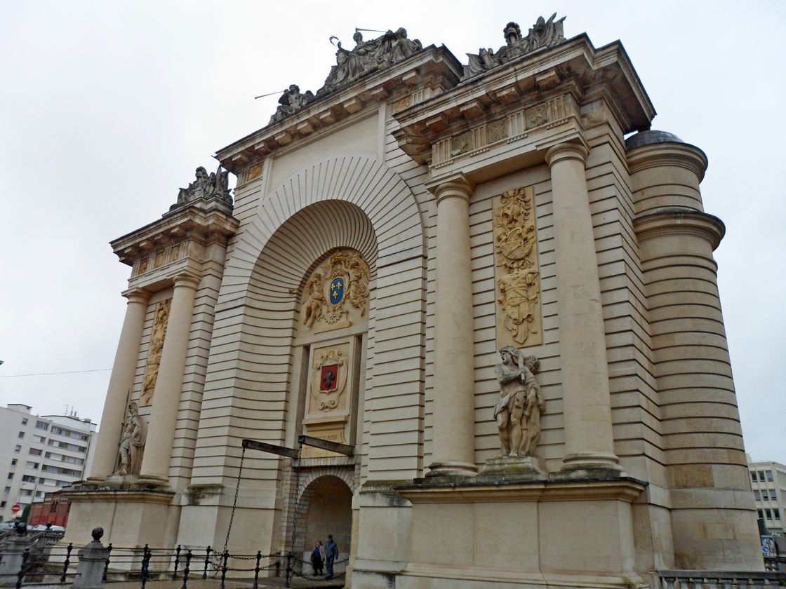 Парижские ворота - Porte de Paris