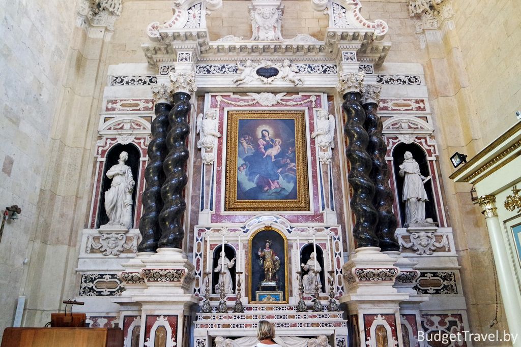 Кафедральный собор Святой Марии - Левый Неф