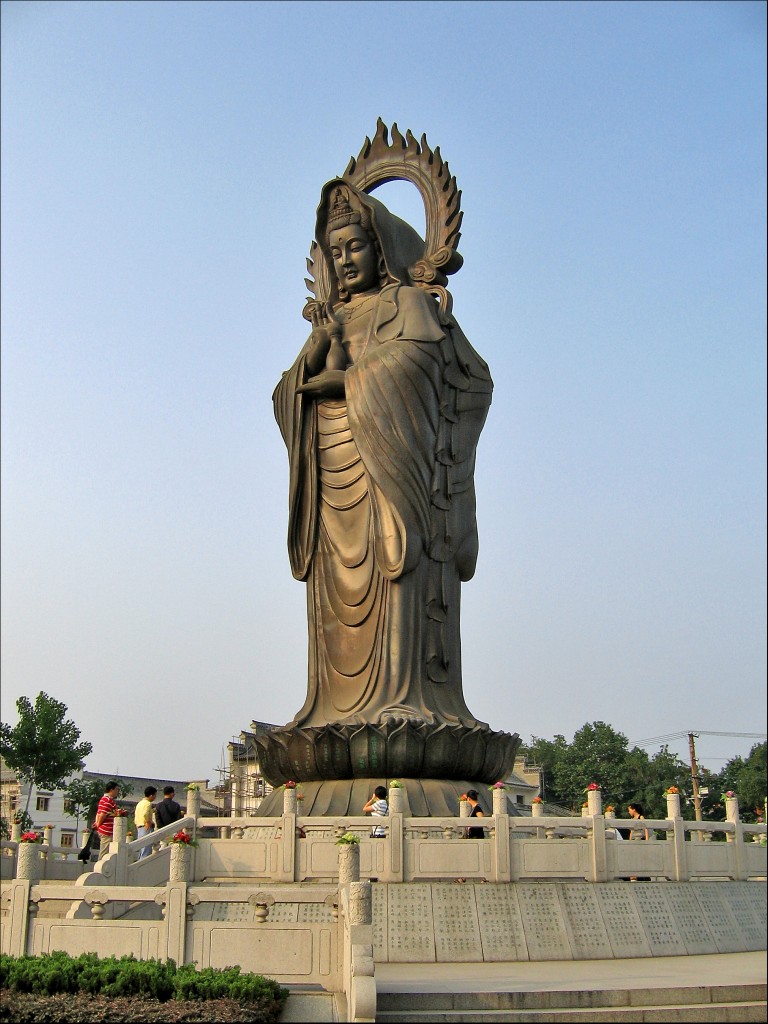 Статуя Гуаньинь, монастырь Гуйюань, Ухань