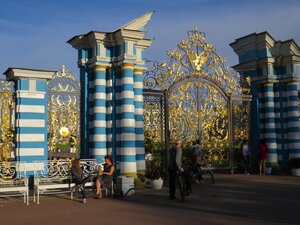 Ворота к Екатерининскому дворцу, достопримечательности Александровского парка в Пушкине
