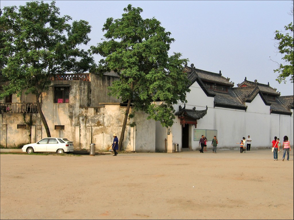 Монастырская стена, монастырь Гуйюань, Ухань